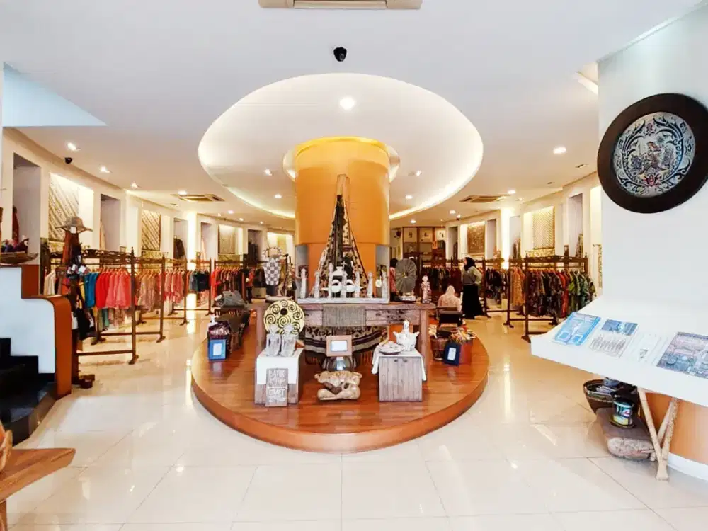 Gedung 3 Lantai dan Gudang di Ciputat Tangerang Selatan