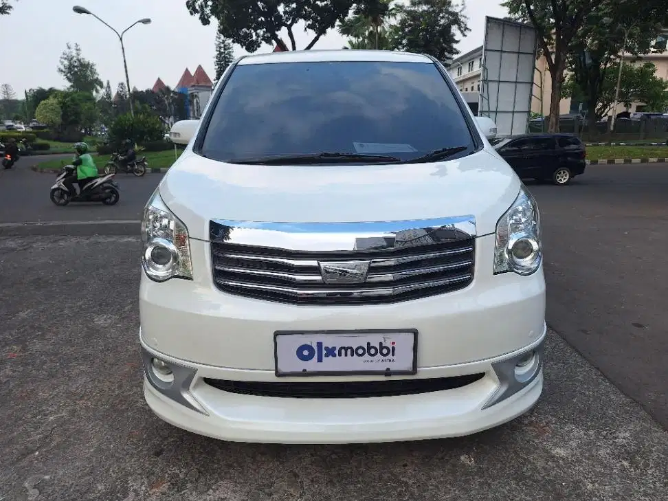 DP RINGAN Toyota Nav1 2.0 V Bensin-AT 2016 Putih CVMUB