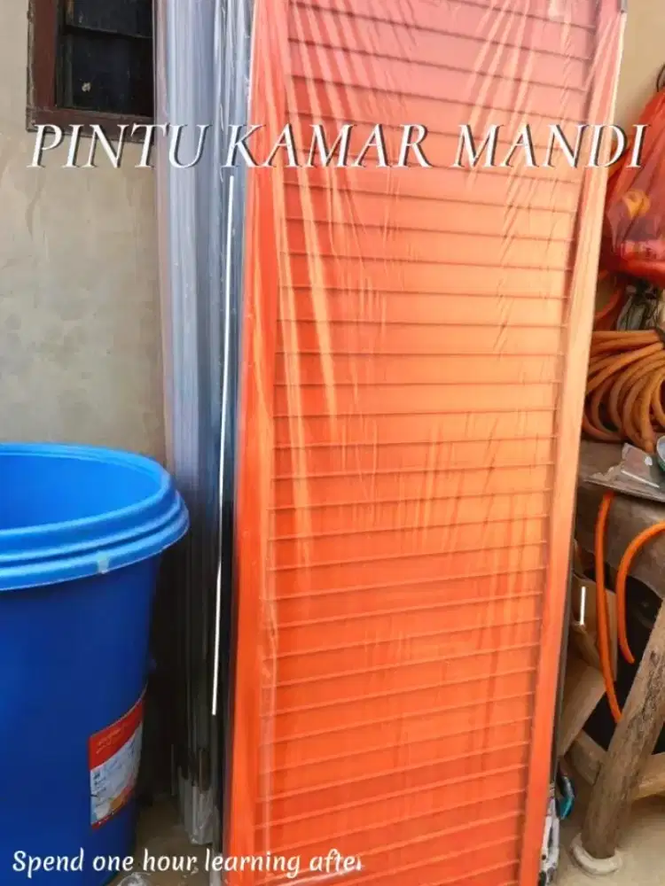 Pintu kamar mandi banyak warna