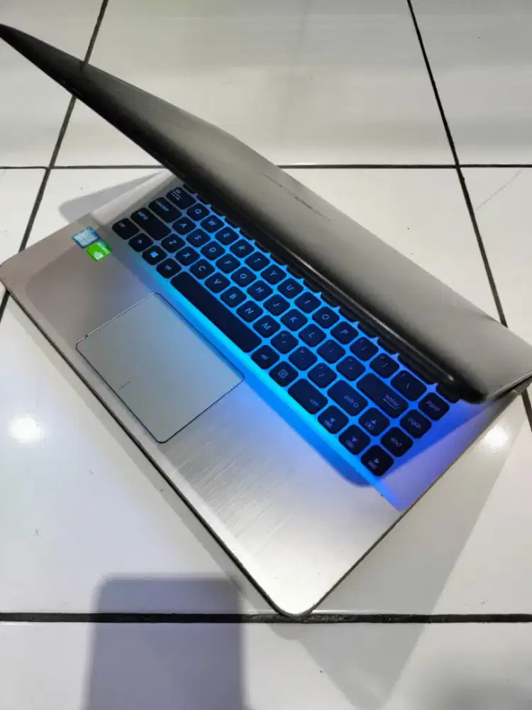 Jual Laptop Asus Vivobook X41UB
