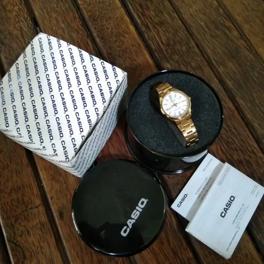 Jam Tangan Casio V005 Gold Original