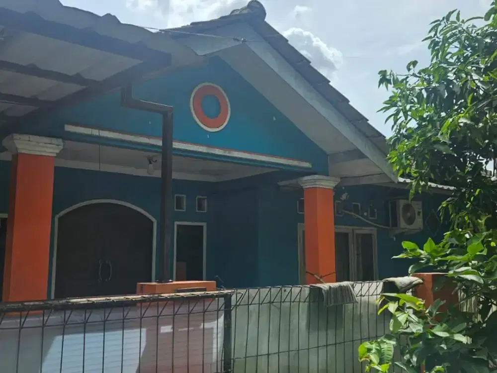 Rumah Luas 3 Kamar 15 Menit ke Pintu Tol Jatiasih Hadap Timur J-40626