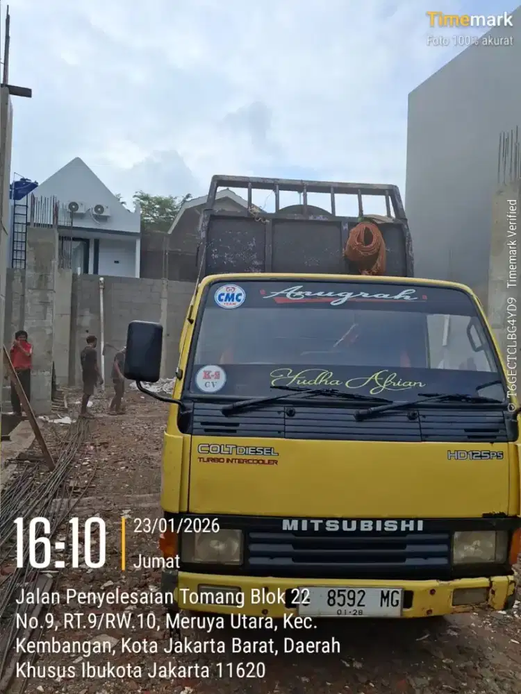 Buang puing tanah kusir dan sekitar nya