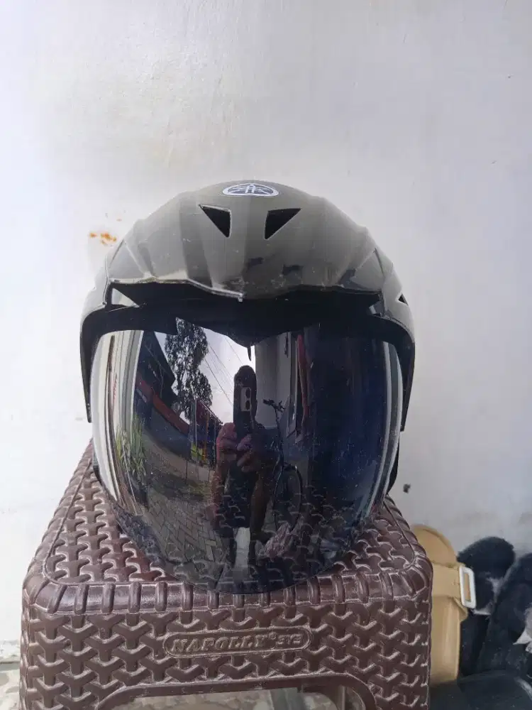 Dijual helm Yamaha baru.