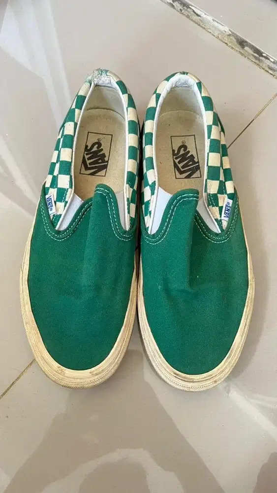 SEPATU SLIP ON MERK VANS