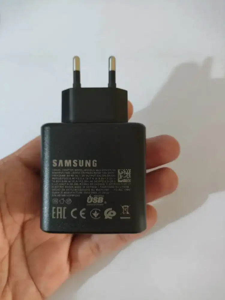Jual charger samsung 45 watt. Pemakaian samsung S 23 ultra.