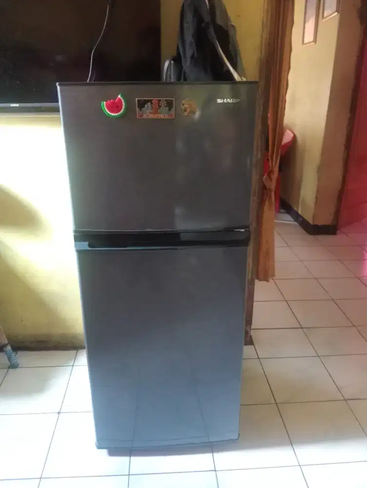 Lemari es Sharp 2 pintu