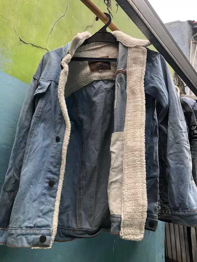 Jaket bulu lepis tebal