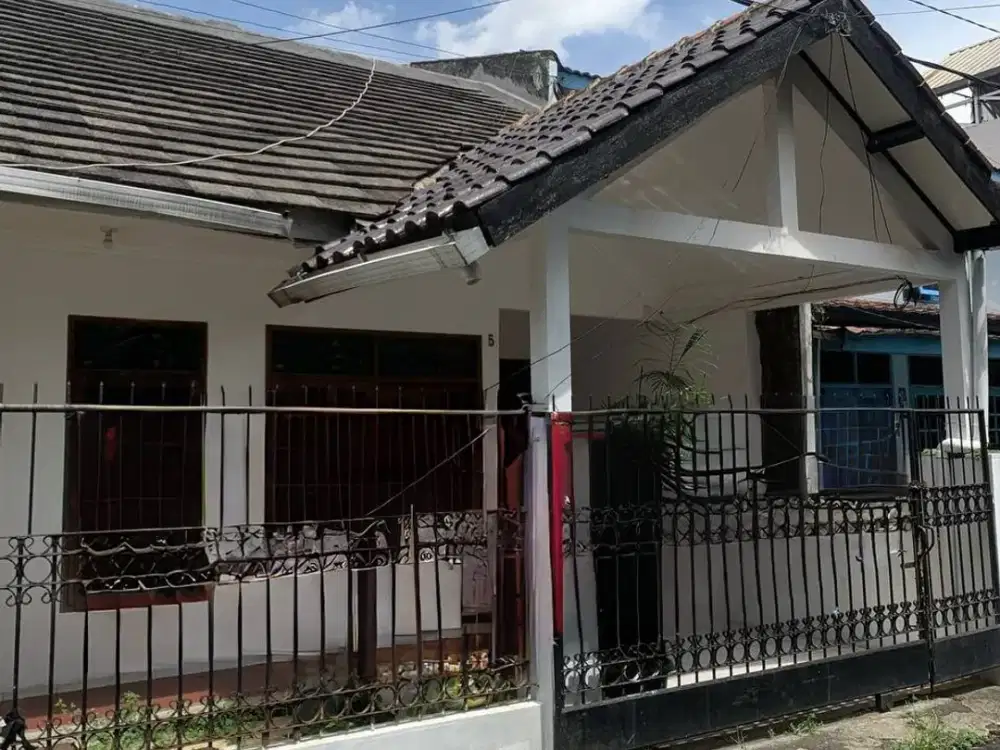 Rumah siap huni antapani row jalan 2 mobil besar jarang ada