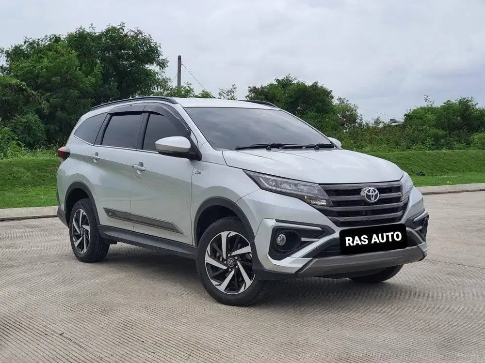 Toyota Rush 1.5 GR Sport AT 2022 Silver