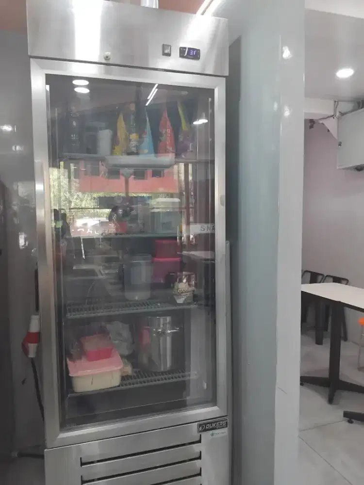 Kulkas Showcase Dukers