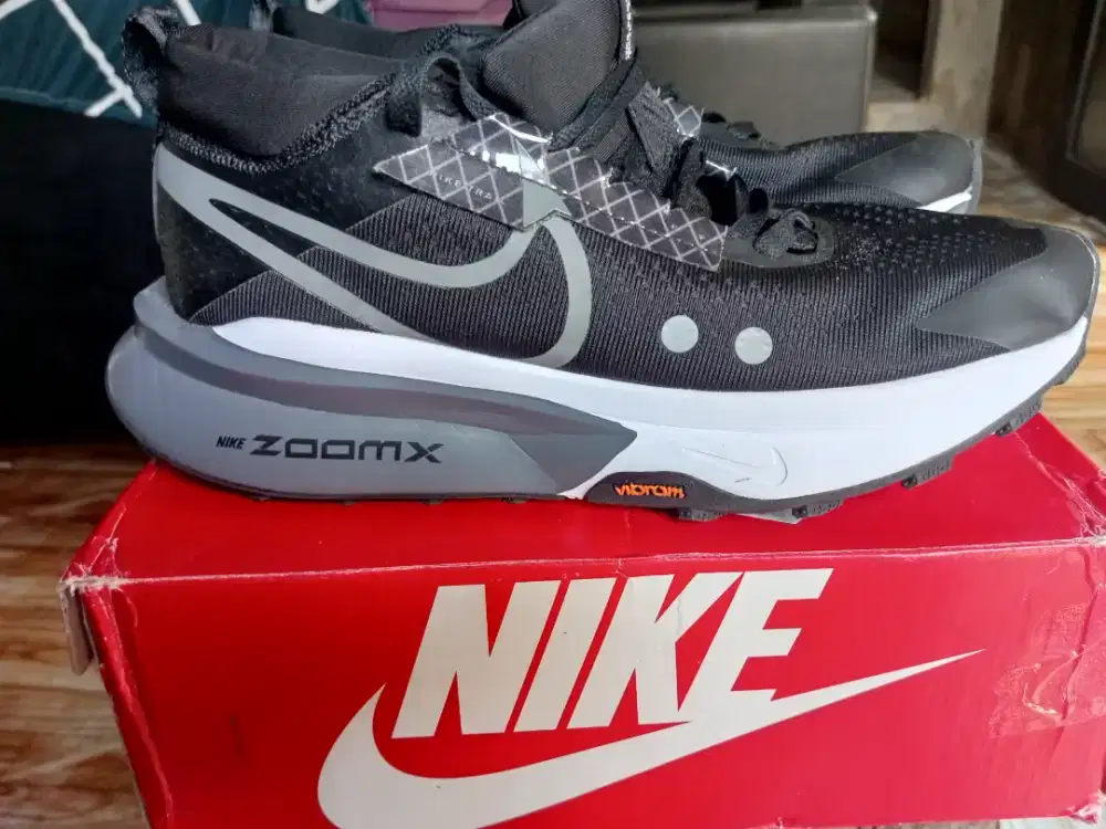 Sepatu running trail