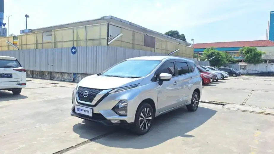 DP MURAH - Nissan Livina 1.5 New VE Bensin-AT 2019 Silver