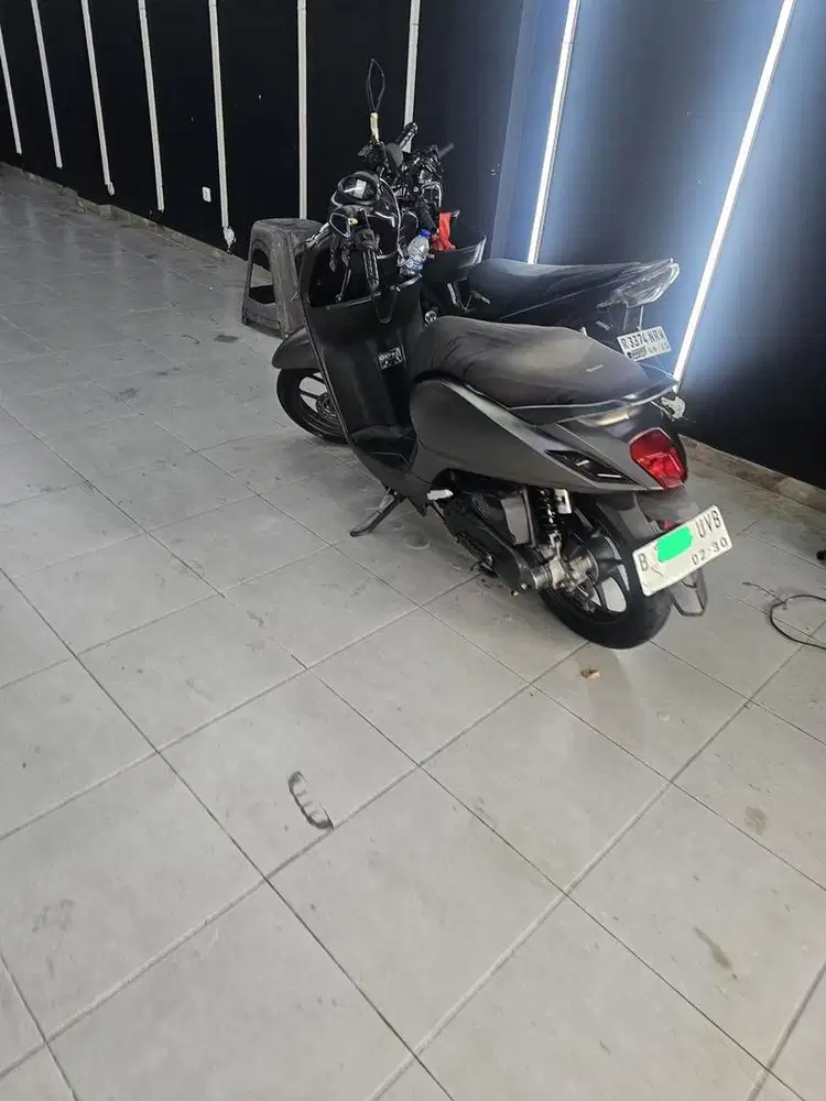 DIJUAL MOTOR GENIO 2020 (LECET PEMAKAIAN)