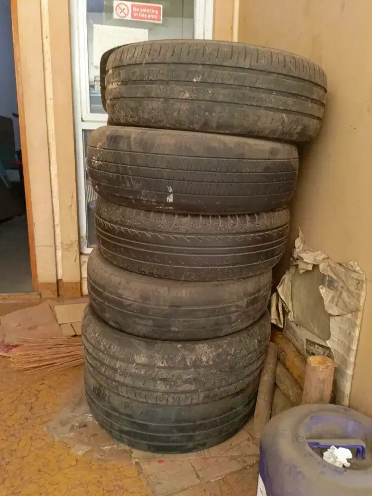 Ban bekas innova R15 Dunlop 205/65