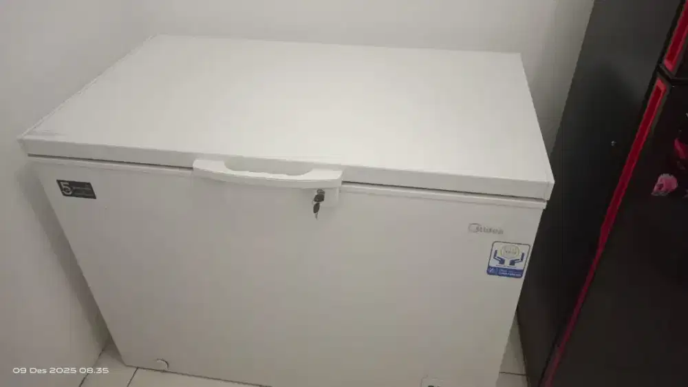 Dijual chest freezer Midea 330 liter