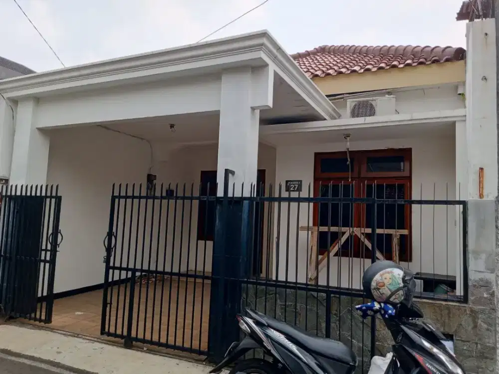 Disewakan Rumah Di  kayu Putih minimalis