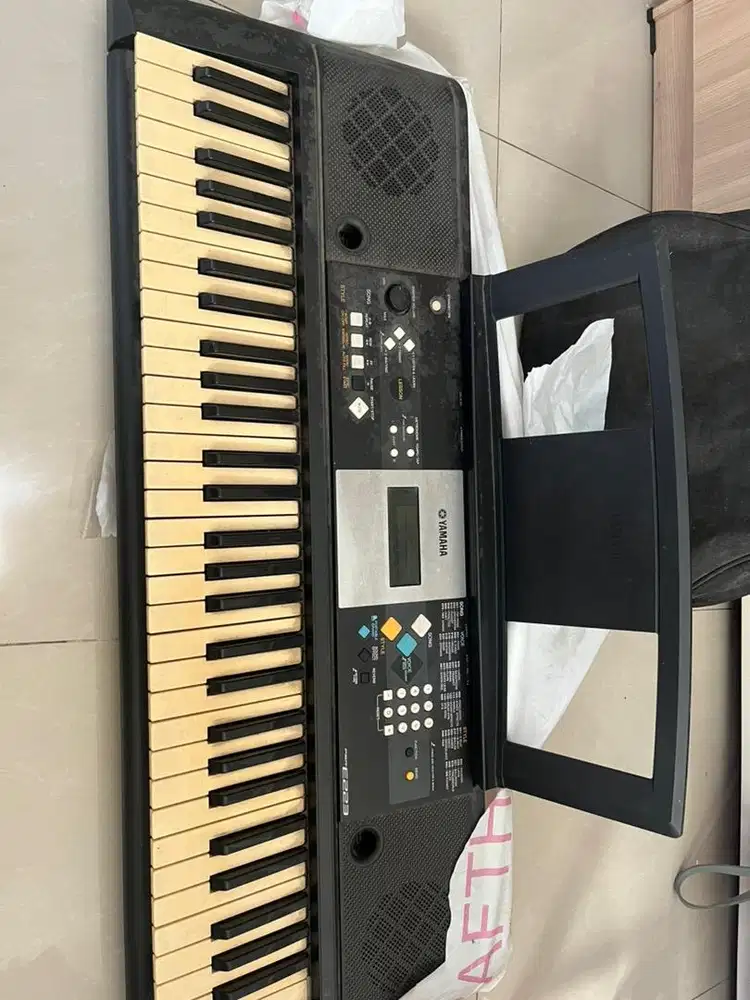 Keyboard Yamaha PSR E223 Bekas