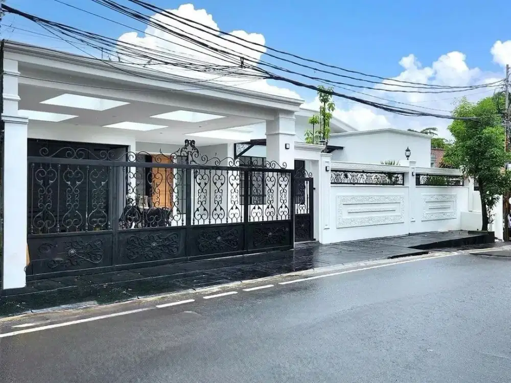 UNIT BARU! Rumah Cilandak Dijual. Jalan Utama, Bangunan Mewah Classic