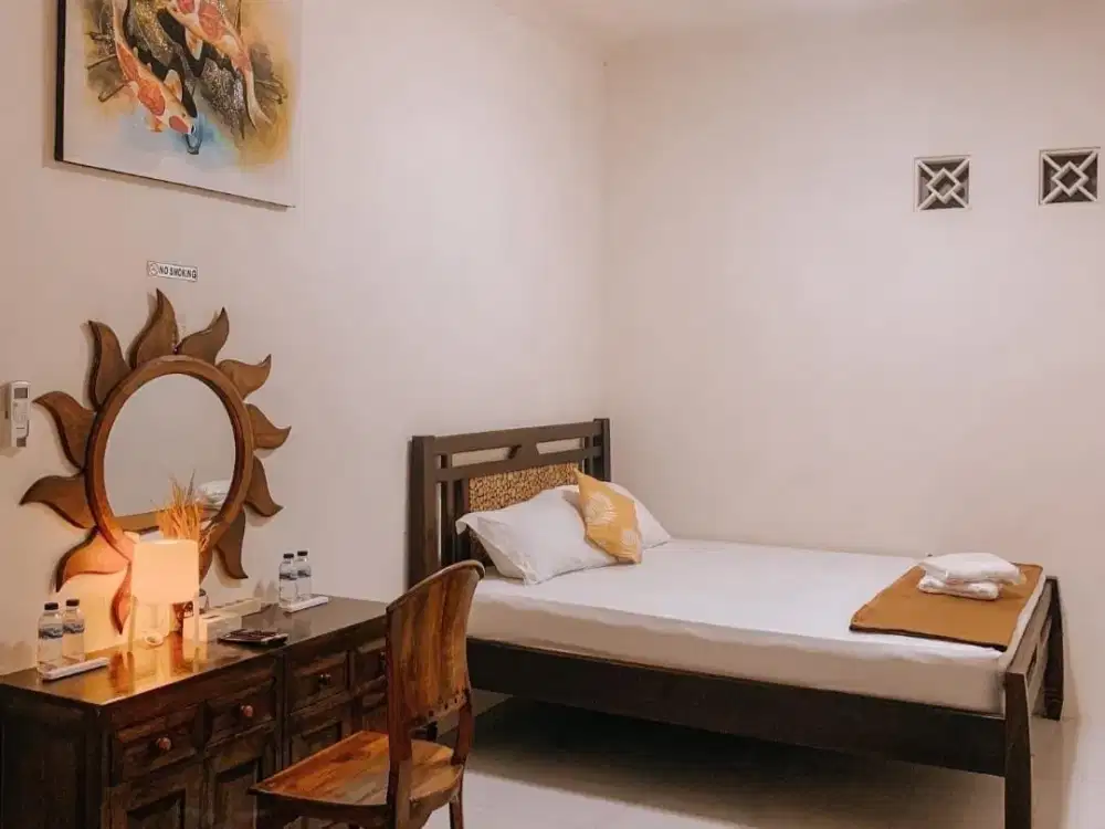DIJUAL CEPAT – HOMESTAY AKTIF FULL FURNISHED Lokasi Tengah Kota Banyuwangi