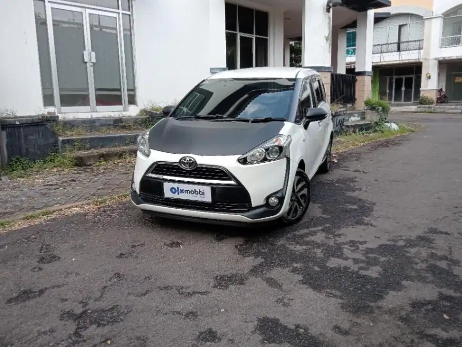 Like New - TOYOTA Sienta 1.5 V Bensin M/T 2017 PUTIH