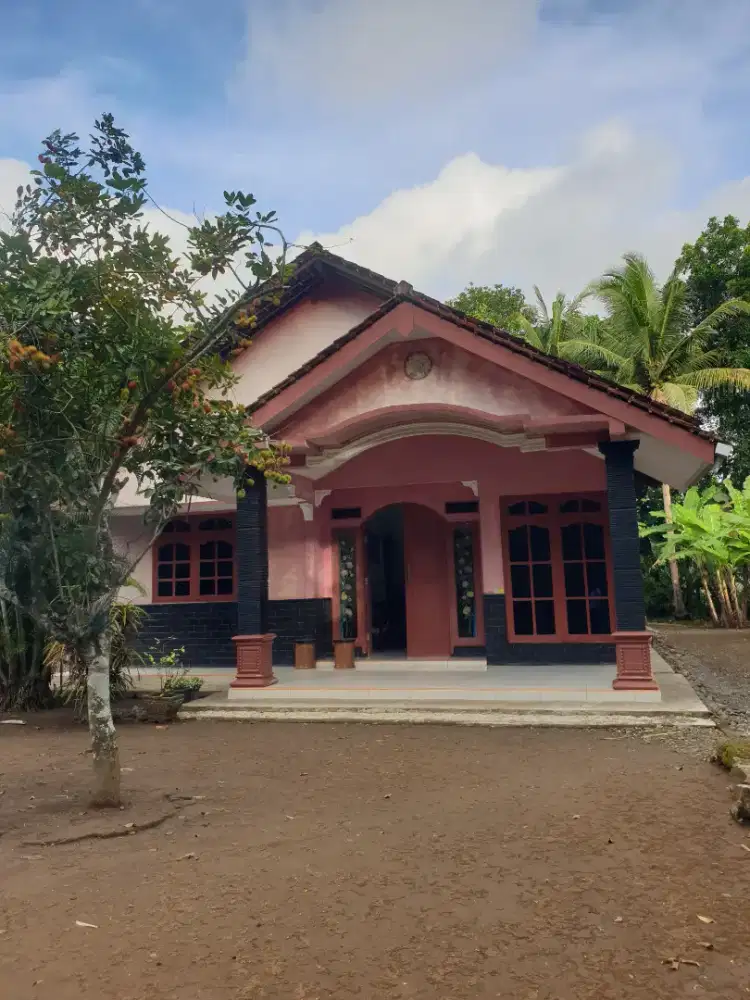 Dijual Rumah di Selatan Pasar  Bendungan Wates