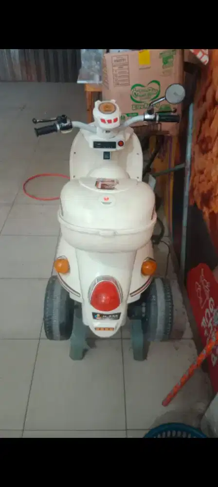 Dijual Scoopy anak merek GF warna krem masih original