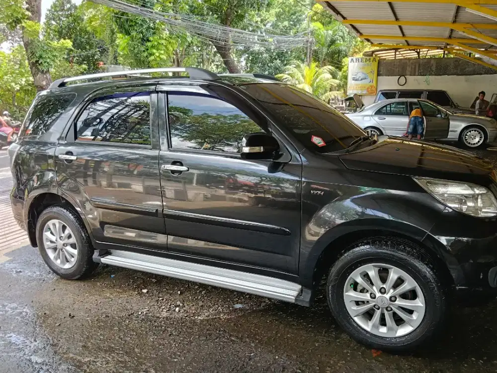 Mobil dijual Daihatsu Terios th 2013 type TX Manual