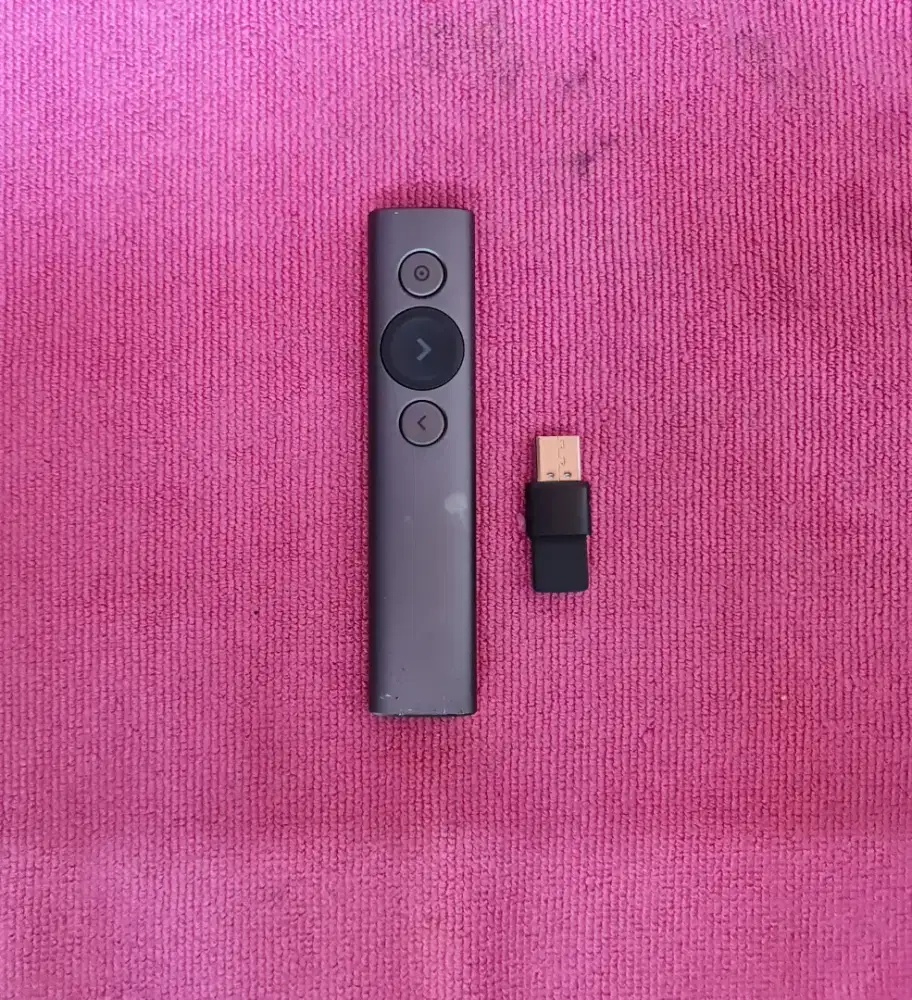 Logitech SpotLight (BACA DESKRIPSI)