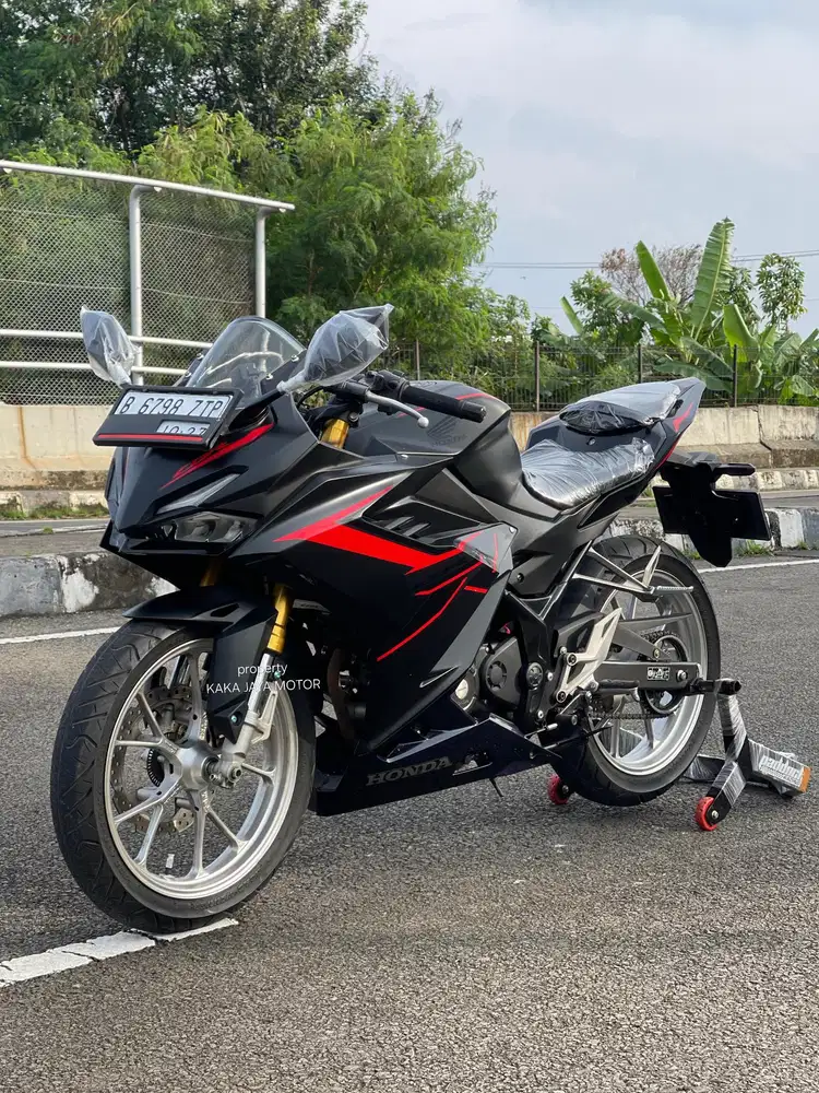 DP 500 - CASH KREDIT CBR 150 R ABS 2022 ISTIMEWA