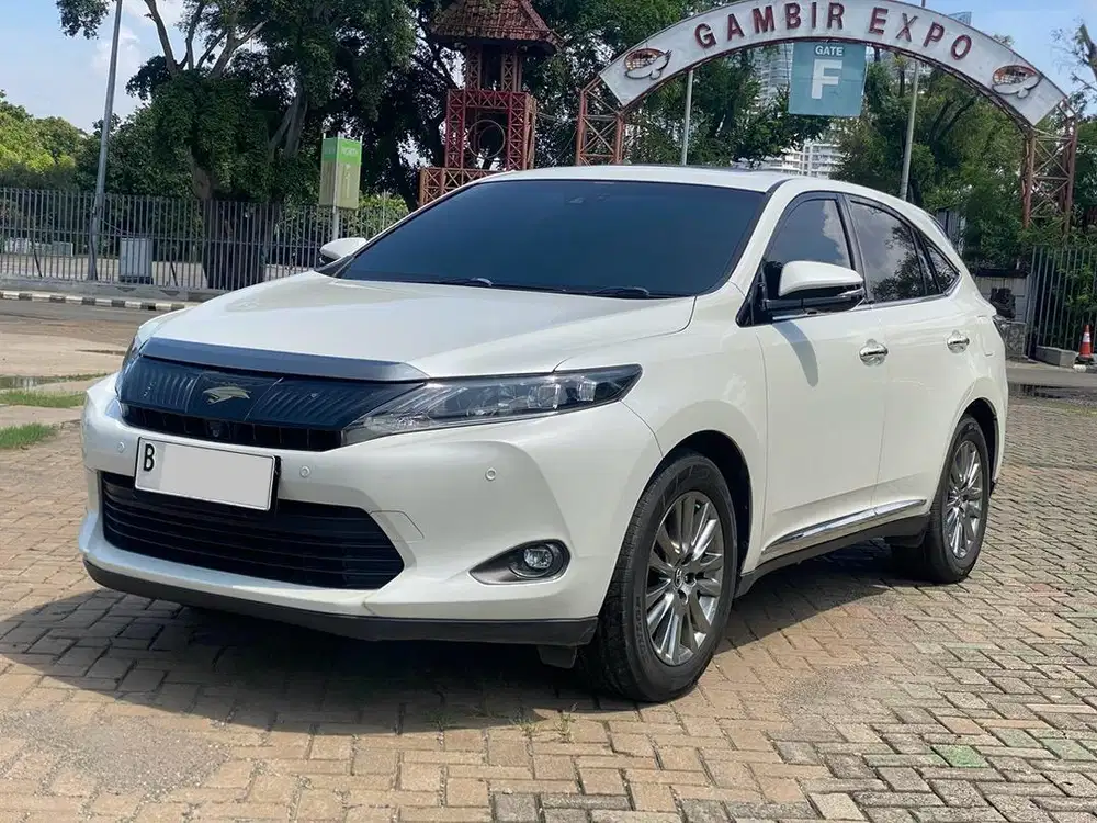 TOYOTA HARRIER 2.0 AT PUTIH 2014