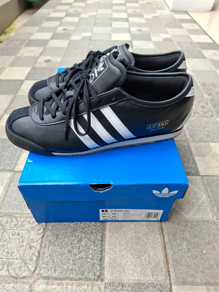 Sepatu adidas 70s black and white