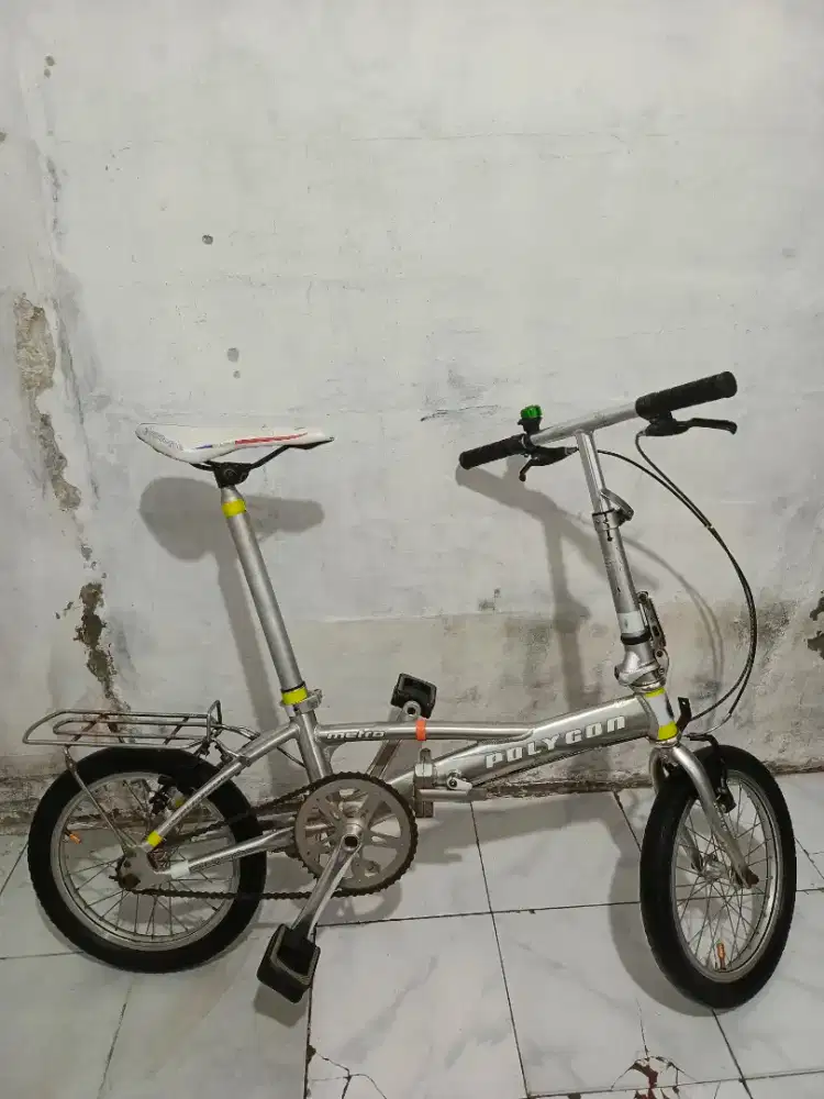 sepeda lipat polygon metro 16