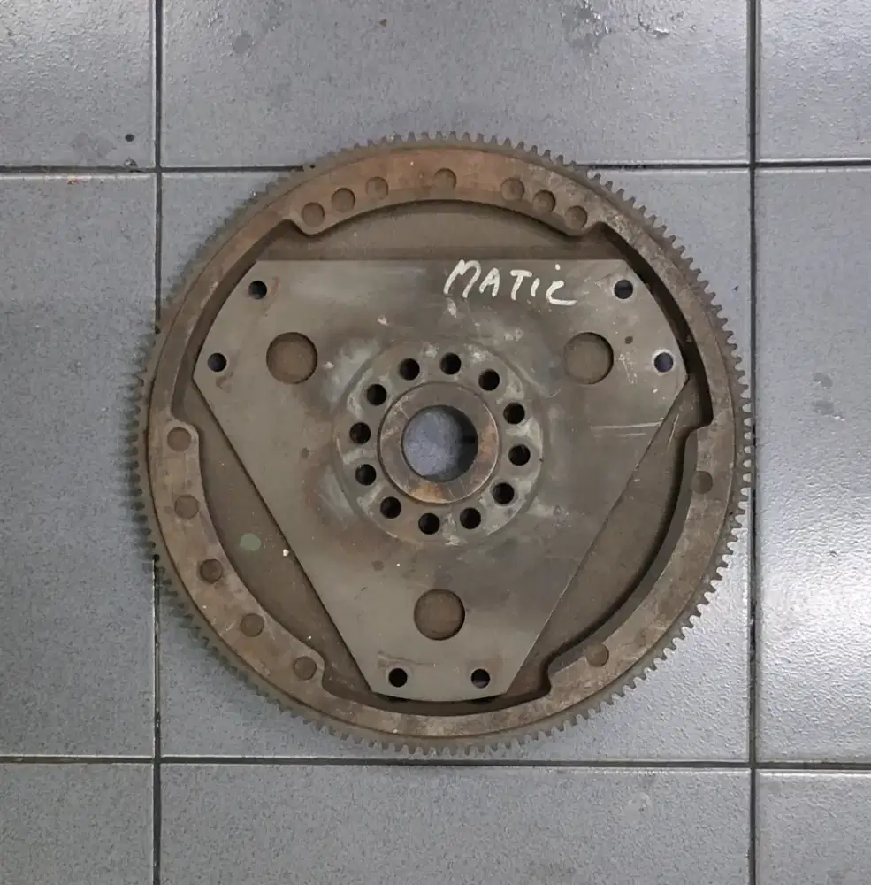 Flywheel + Segitigaatic Mercedes W108 W115 W123