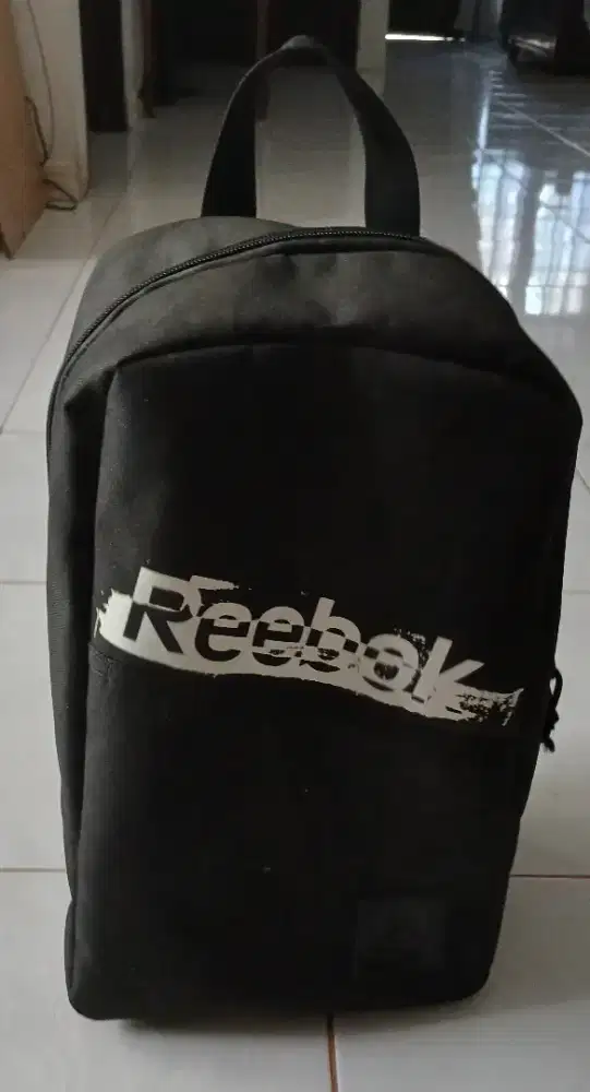 Tas tenteng reebok