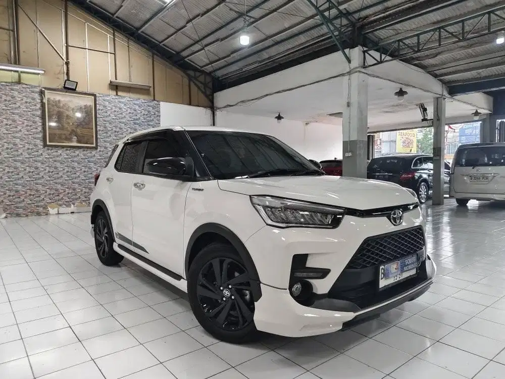 (KM 11 RB) TOYOTA RAIZE GR SPORT 1.0 Bensin AT 2024 Putih
