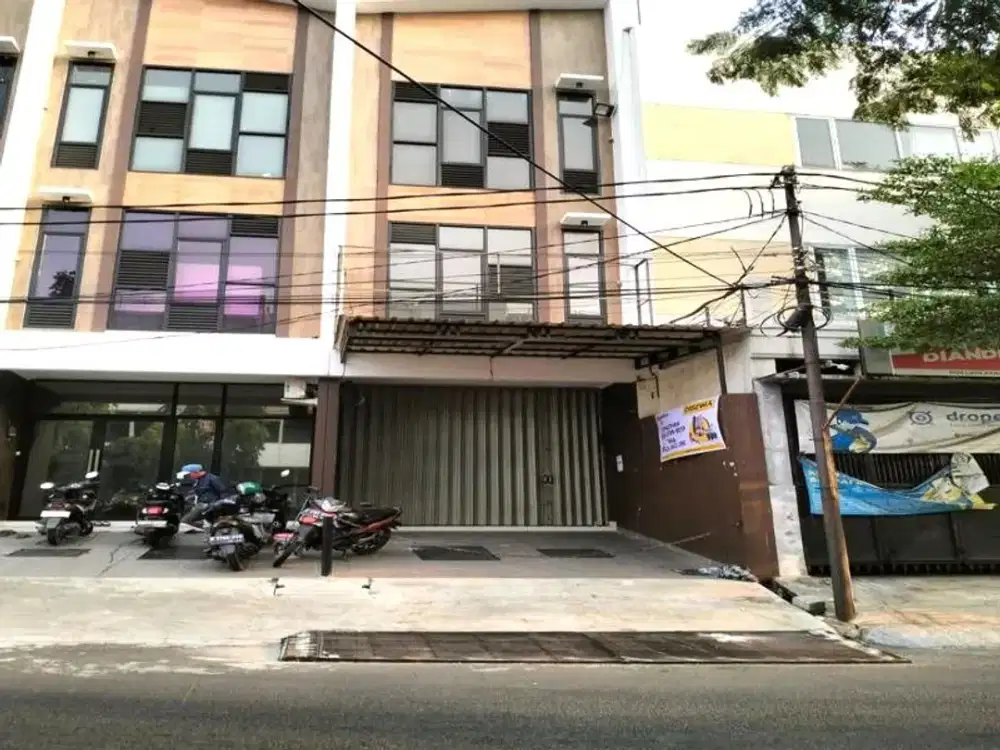 Ruko Siap Usaha di Taman Aries Meruya  2,5 Lantai + Rooftop Area Puri Indah