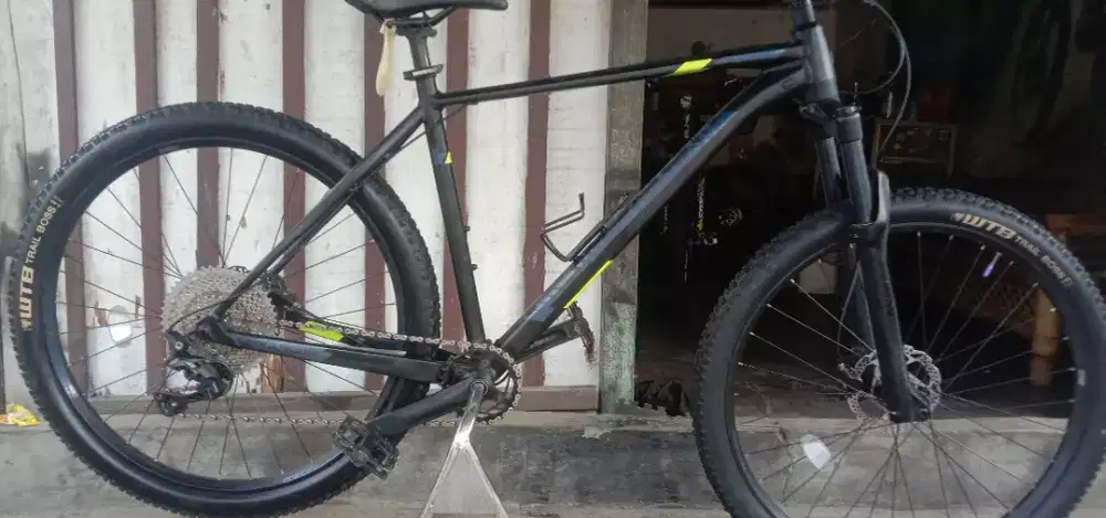 Sepeda MTB Polygon xtrada 8, size L 27,5