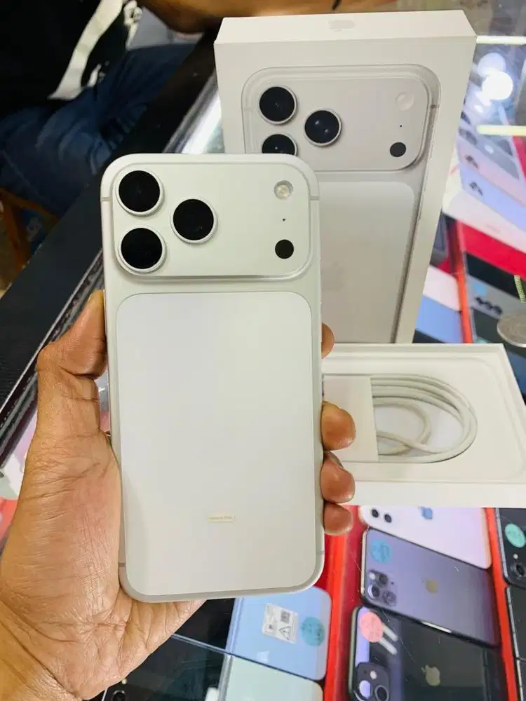 iphone 17 promax 256 GB iBox