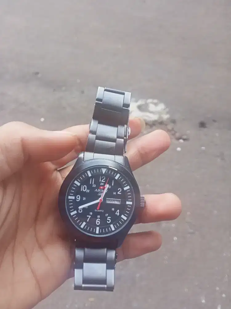 Jam tangan Swiss army
