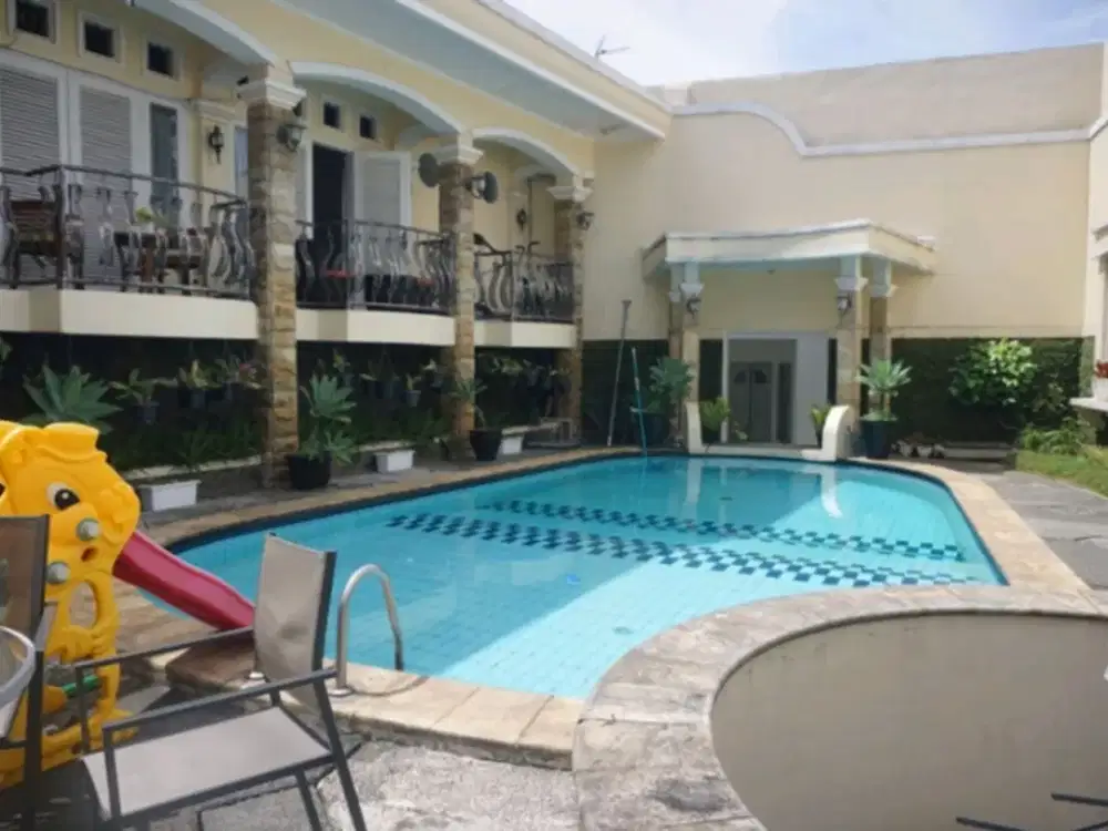 Rmh bagus di SETRASARI RAYA ada swimpool  (dekat tol Pasteur)