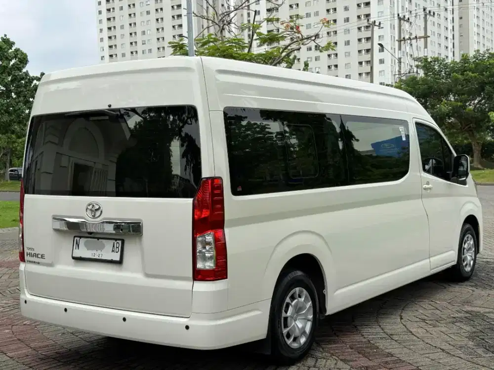 HIACE PREMIO 2.8 MANUAL 2022 KM LOW