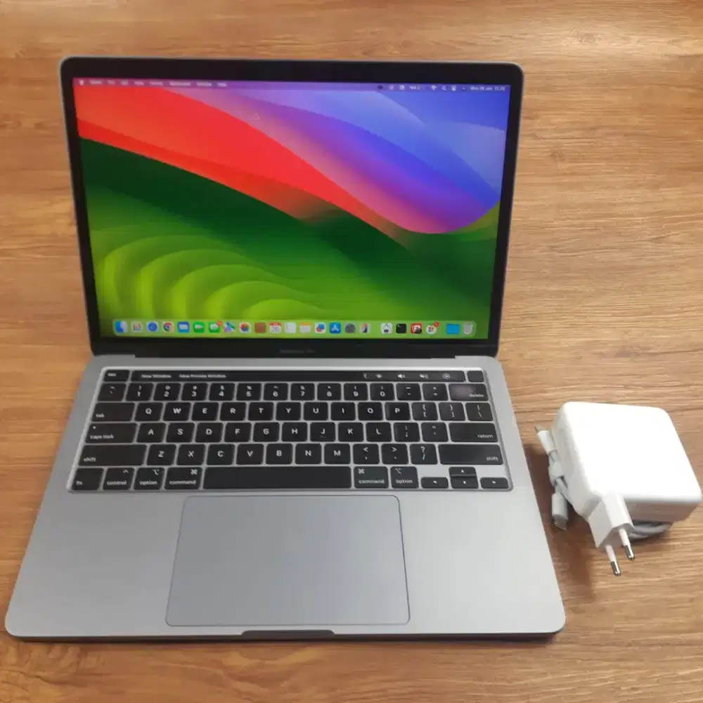 Macbook pro 2020 touchbar ram 16gb ssd 512gb i7 siap pakai bisa cod