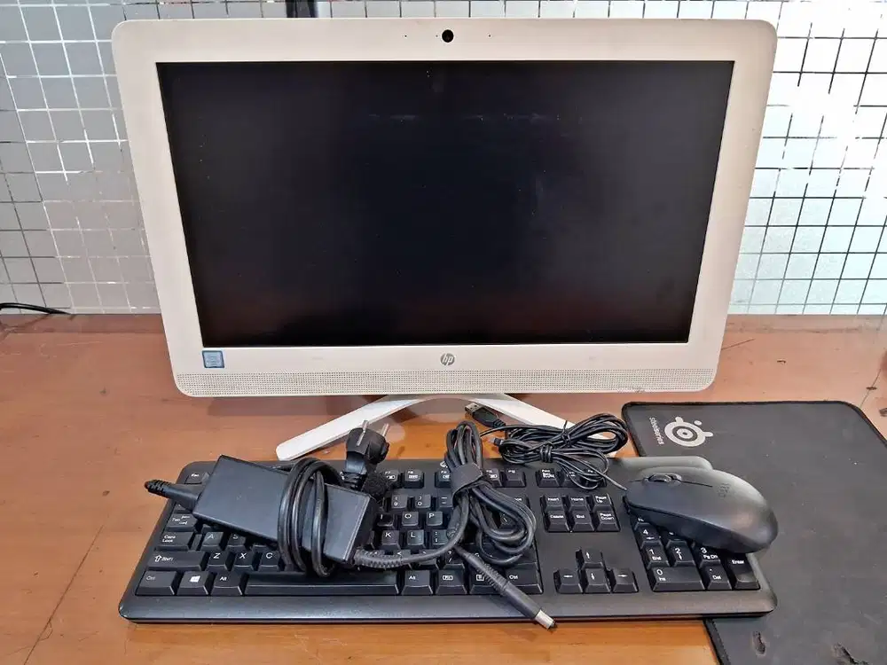 PC All in One Merk HP Intel Core i3 gen 6 Mouse keyboard DDR4