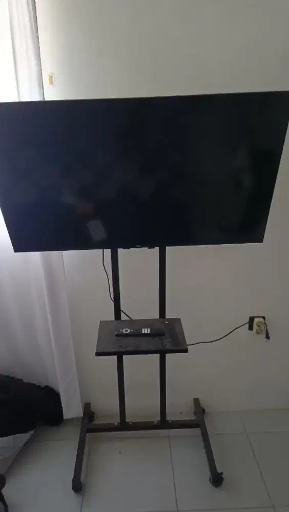 TCL google tv 43 + Stand