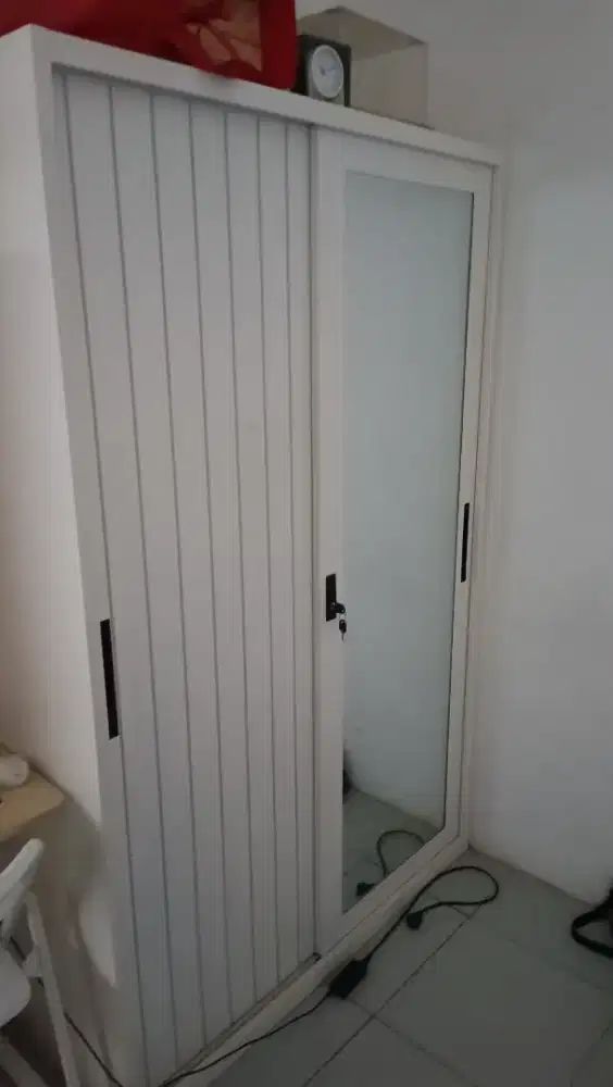 Olimpic lemari besi sliding dengan cermin