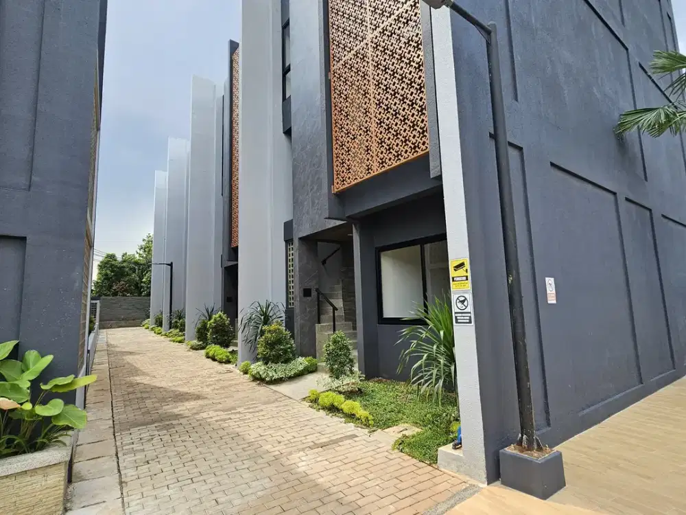 RUMAH MEWAH BRAND NEW DALAM CLUSTER ADA POOL DI PERMATA HIJAU