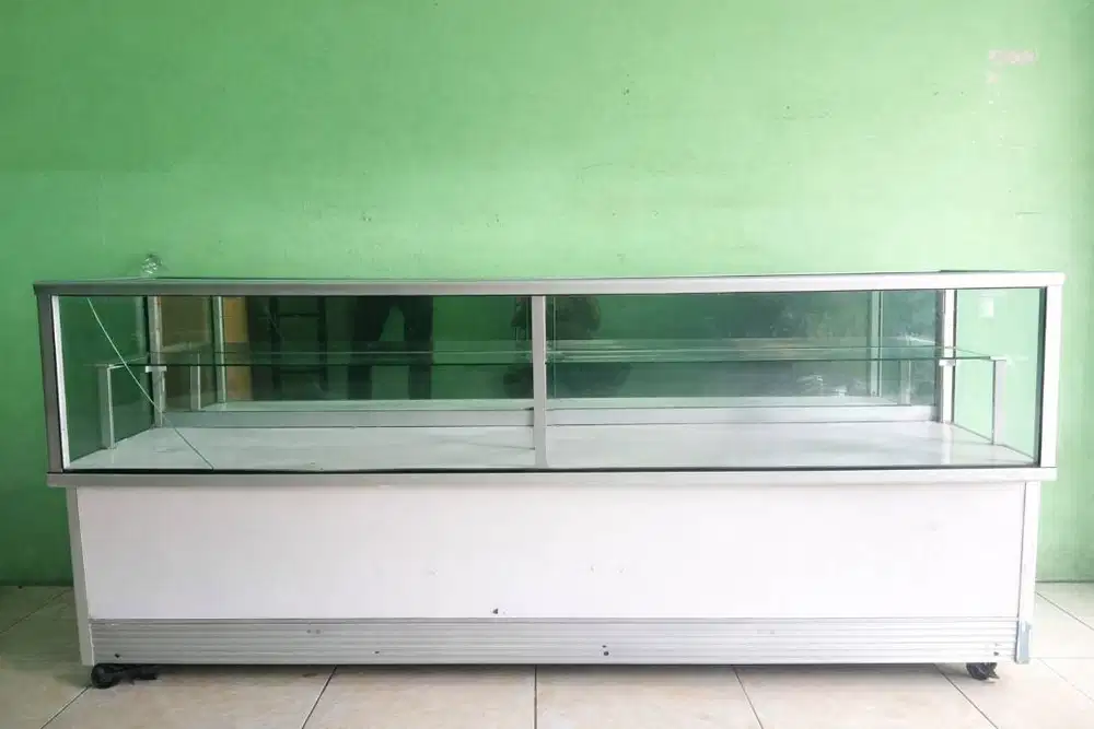 DIJUAL ETALASE KACA 1,8m