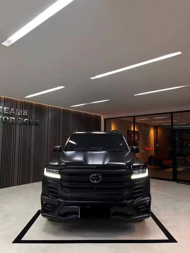 Toyota Land Cruiser 300 VXR 2024 Black Hitam VX-R LC LC300 300VXR