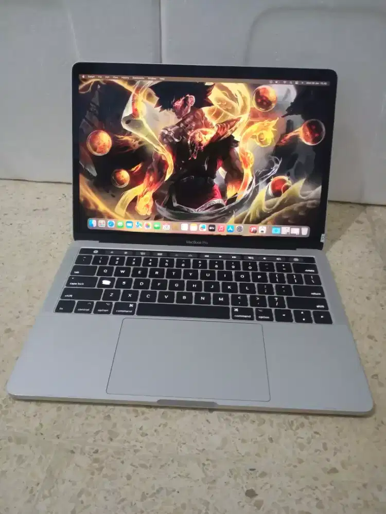 Laptop Murah MacBook Pro Retina 13in 2017 Toucbar i5 8/SSD 512
